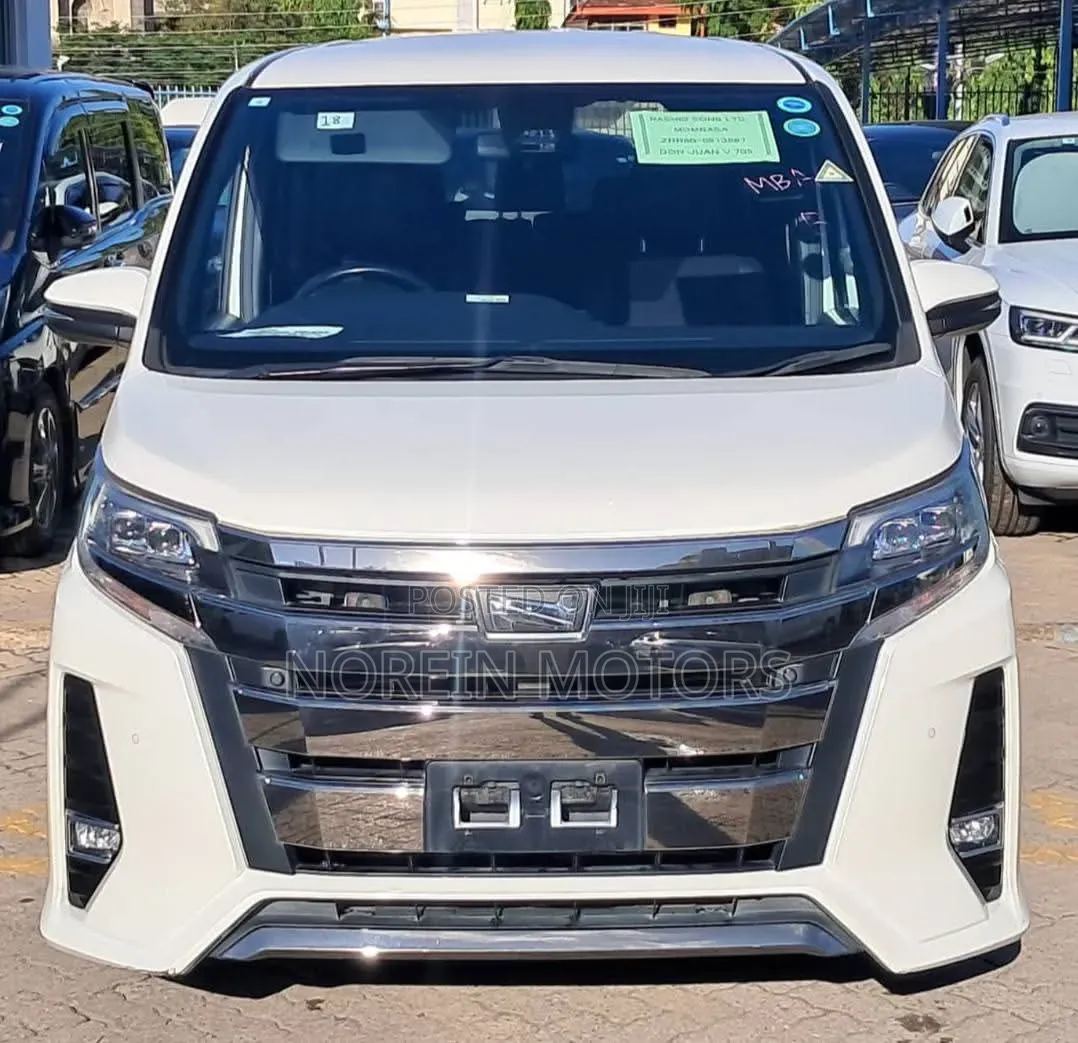 Toyota Noah 2019 Off white