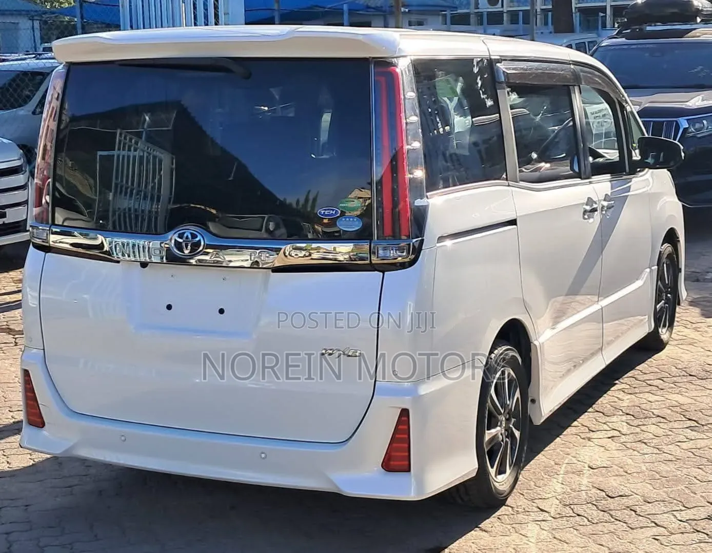 Toyota Noah 2019 Off white