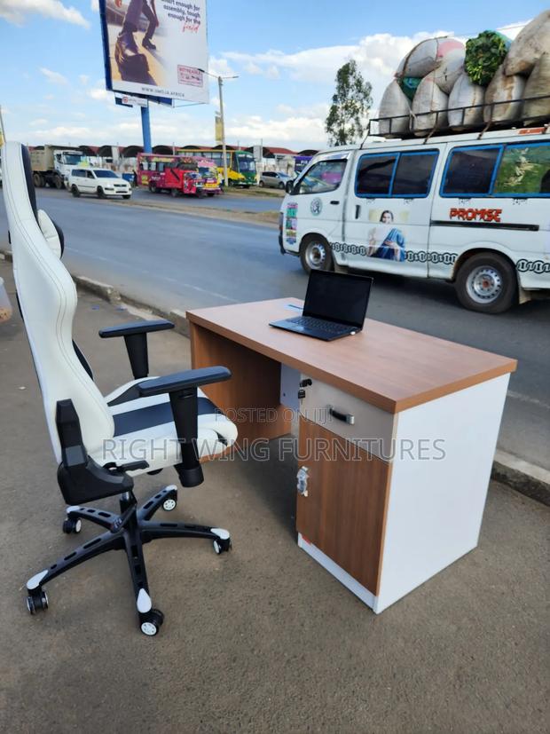 White Gaming Chair Set