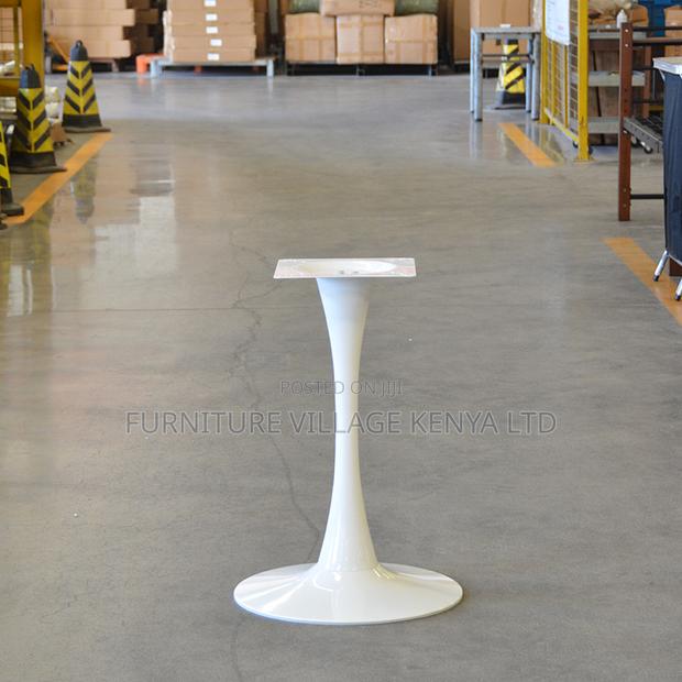 Round White Home Dining Table. - thumbnail 3