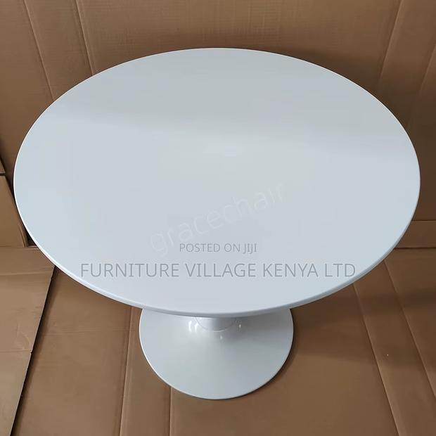 Round White Home Dining Table. - thumbnail 4