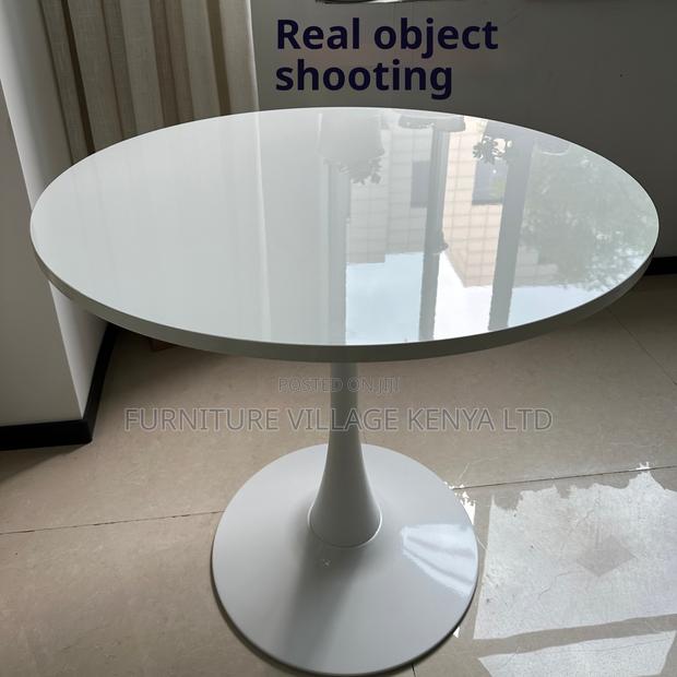 Round White Home Dining Table. - thumbnail 8