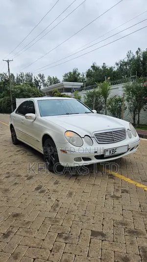 Mercedes-Benz E200 2006 White