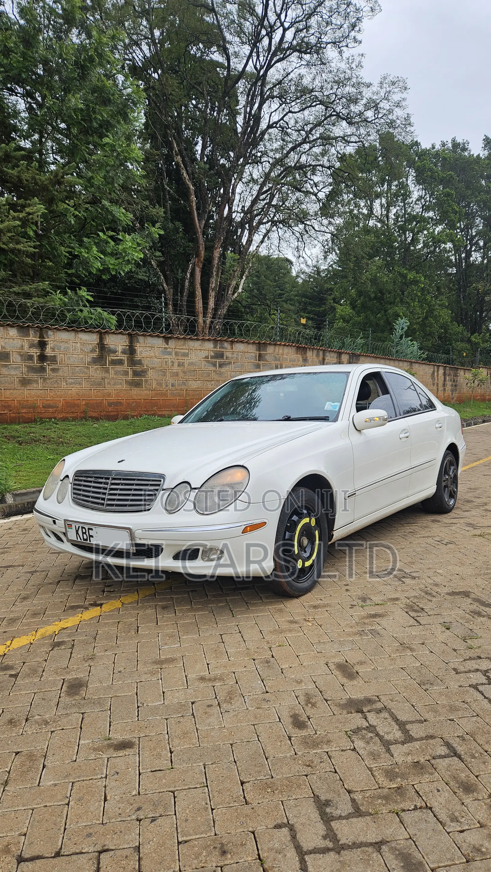 Mercedes-Benz E200 2006 White