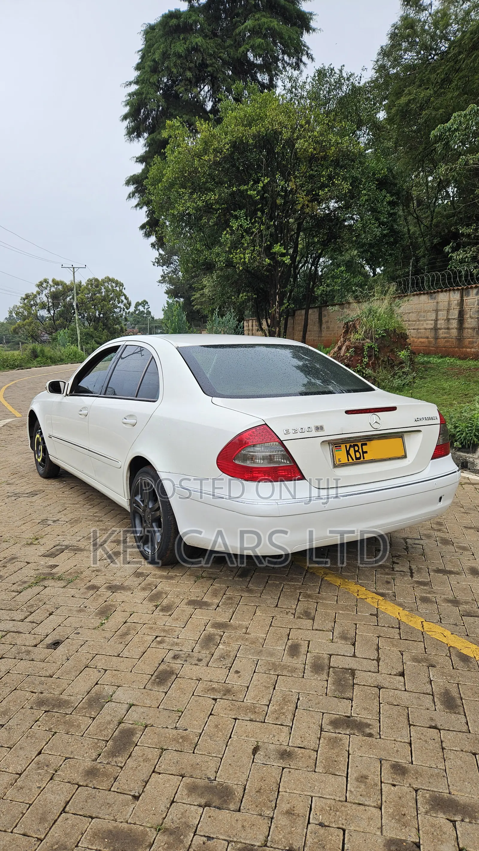 Mercedes-Benz E200 2006 White