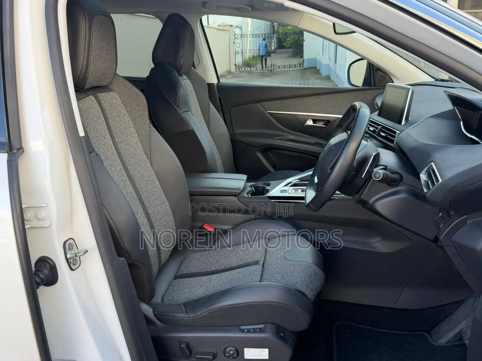 Peugeot 5008 2020 Off white