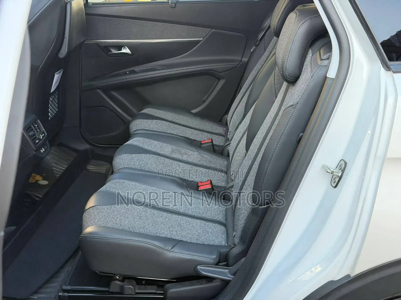 Peugeot 5008 2020 Off white