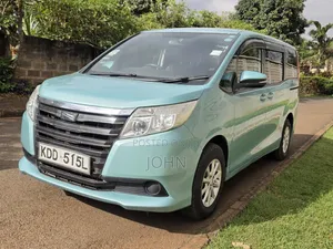 Toyota Noah 2.0 FWD (8 Seater) 2015 Burgundy