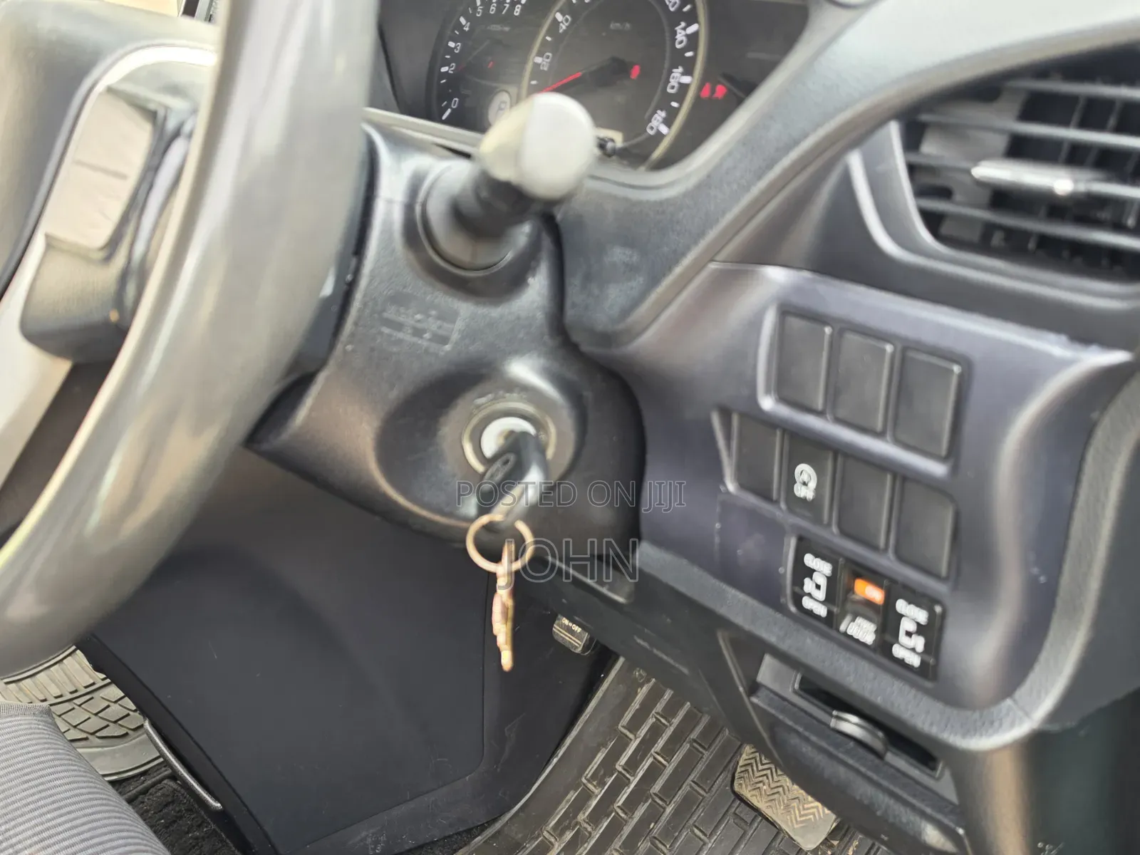 Toyota Noah 2.0 FWD (8 Seater) 2015 Burgundy