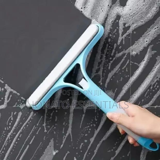 3 in 1 Window Squeegee Cleaner With Built-in Spray Bottle - thumbnail 2