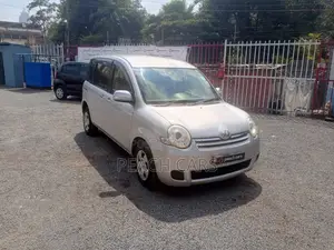 Toyota Sienta 2015 White
