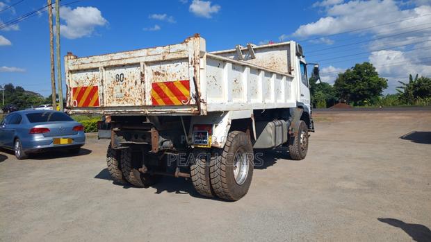 Mercedes Benz Tipper - thumbnail 2