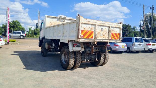 Mercedes Benz Tipper - thumbnail 6