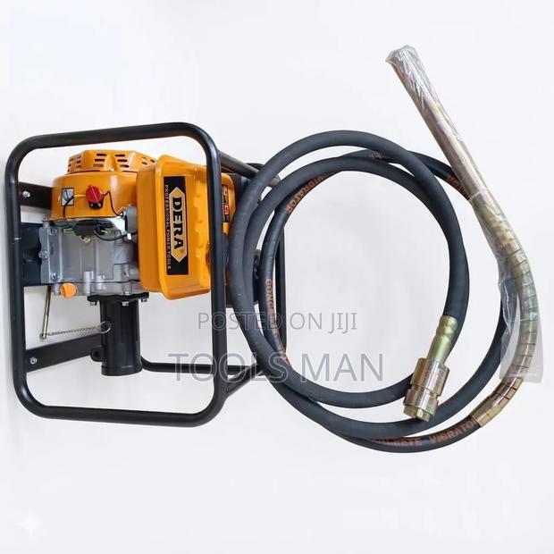 Dera Gasoline Concrete Vibrator With Poker Shaft - Heavy Duty.