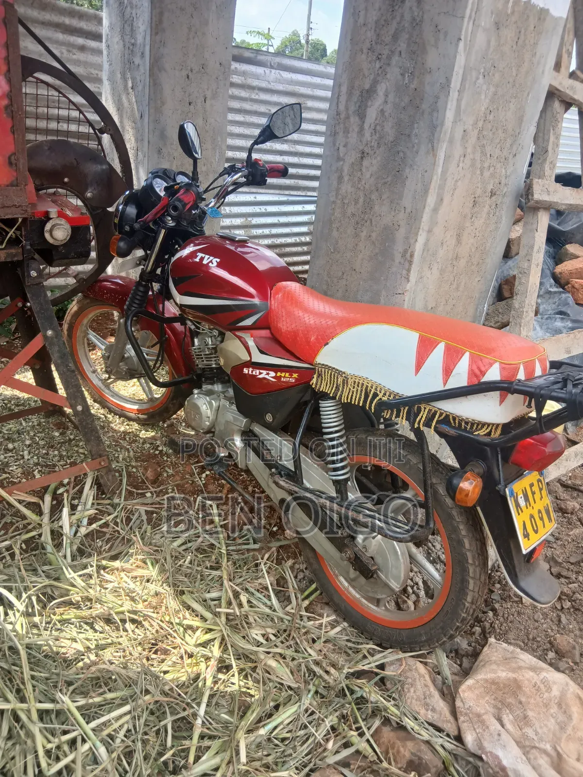 TVS HLX 125 2019 Red