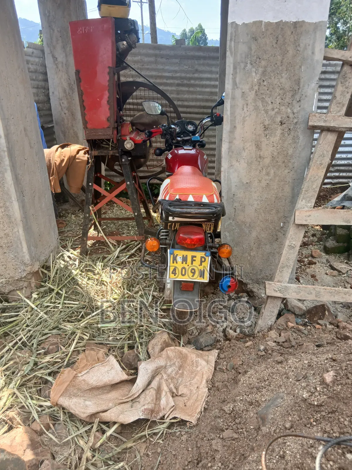 TVS HLX 125 2019 Red