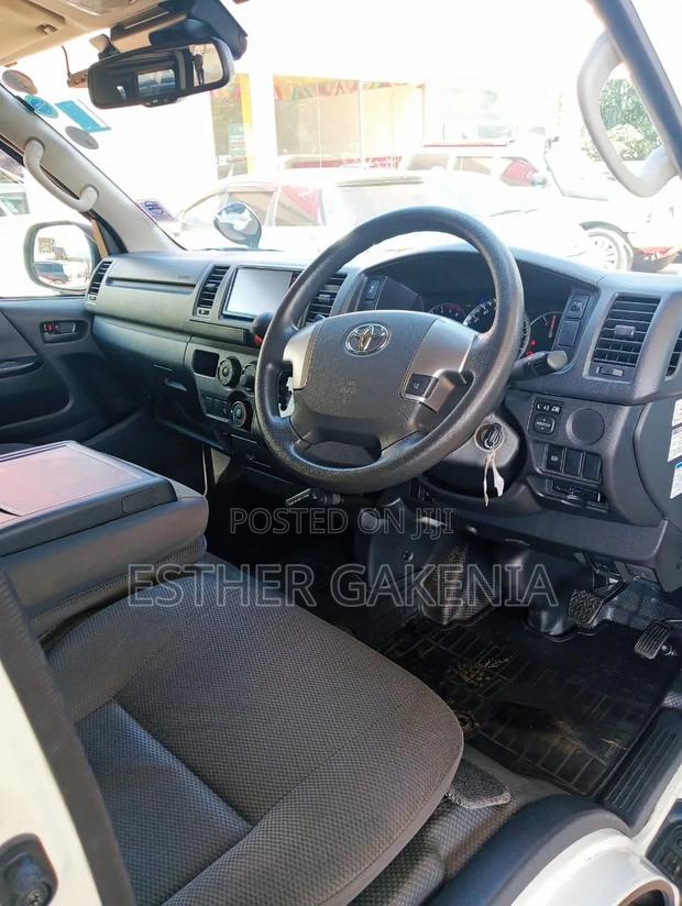 Toyota HiAce 2019 White - thumbnail 4