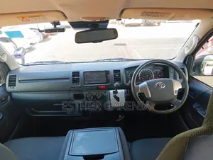 Toyota HiAce 2019 White