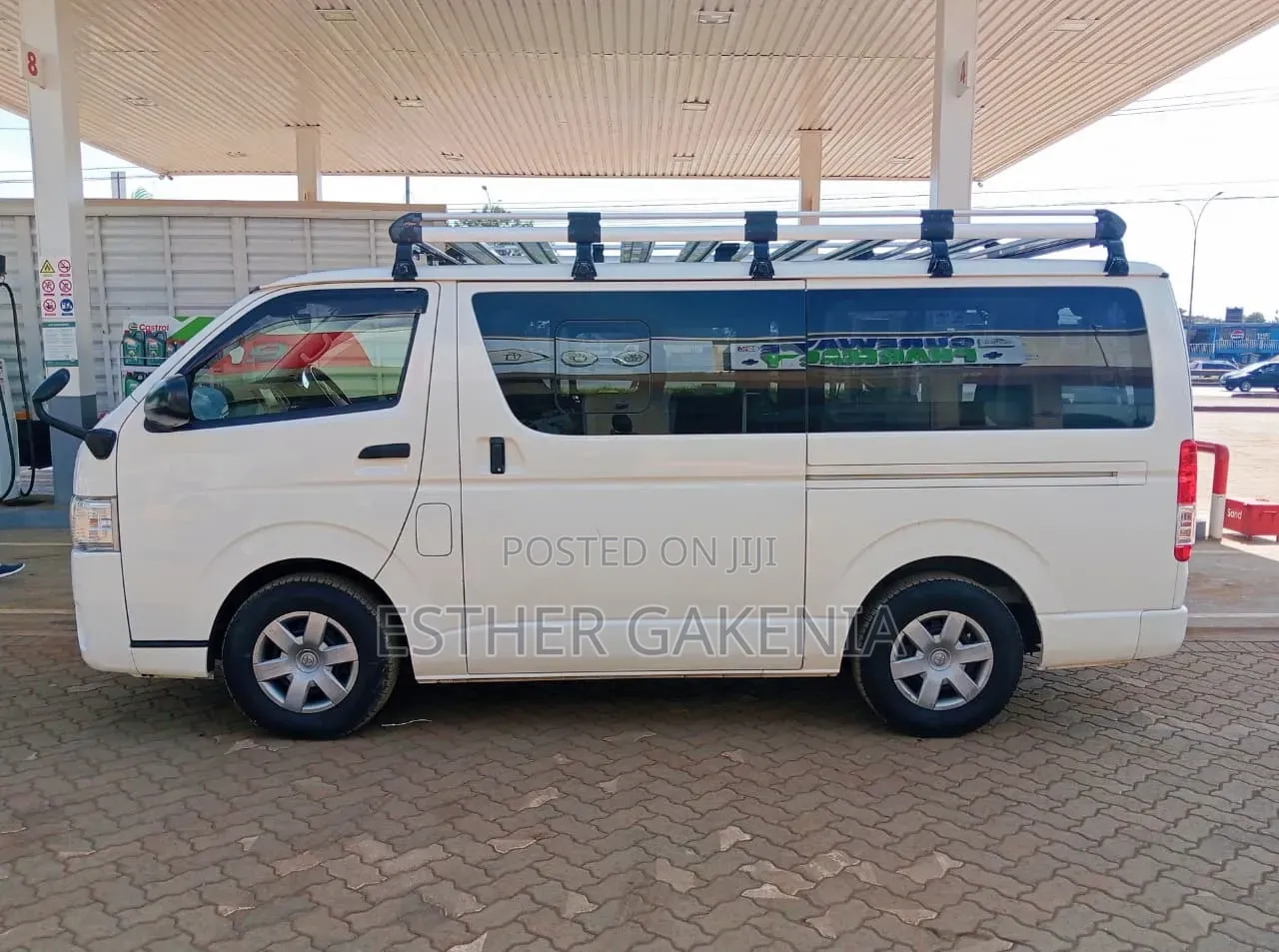 Toyota HiAce 2019 White