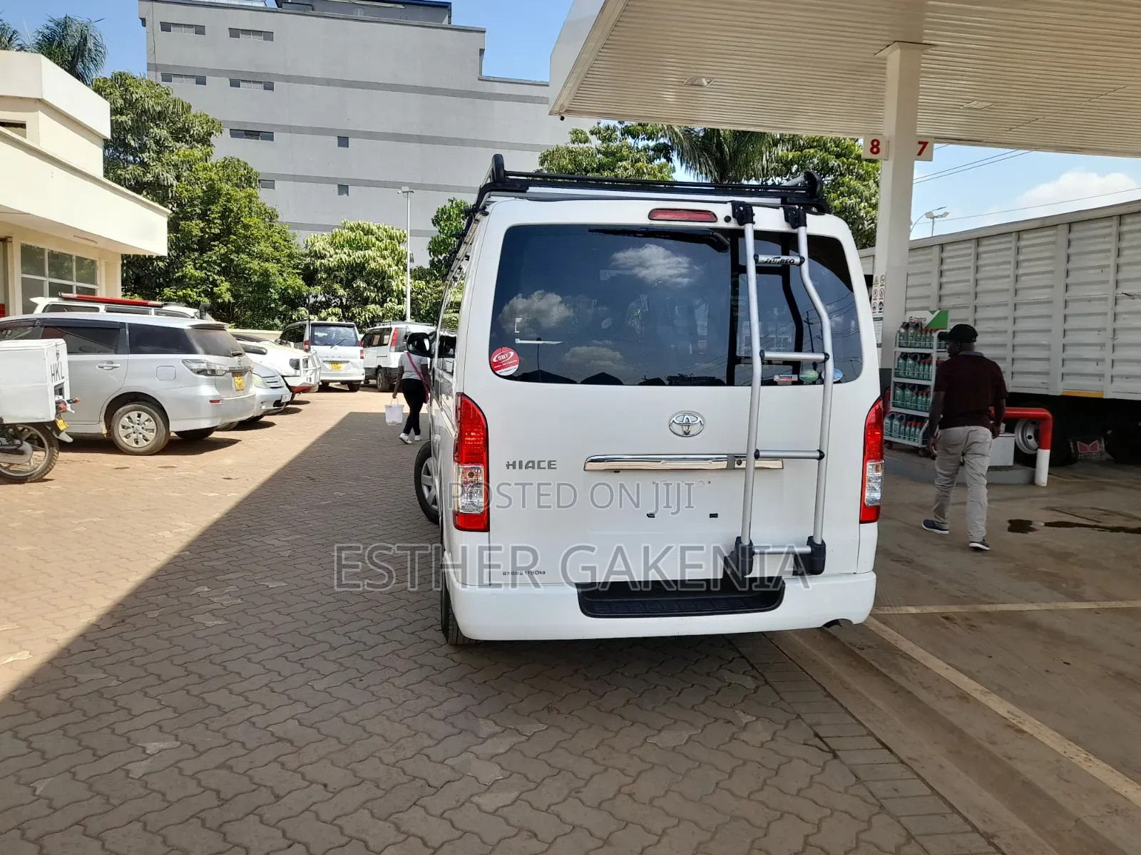 Toyota HiAce 2019 White