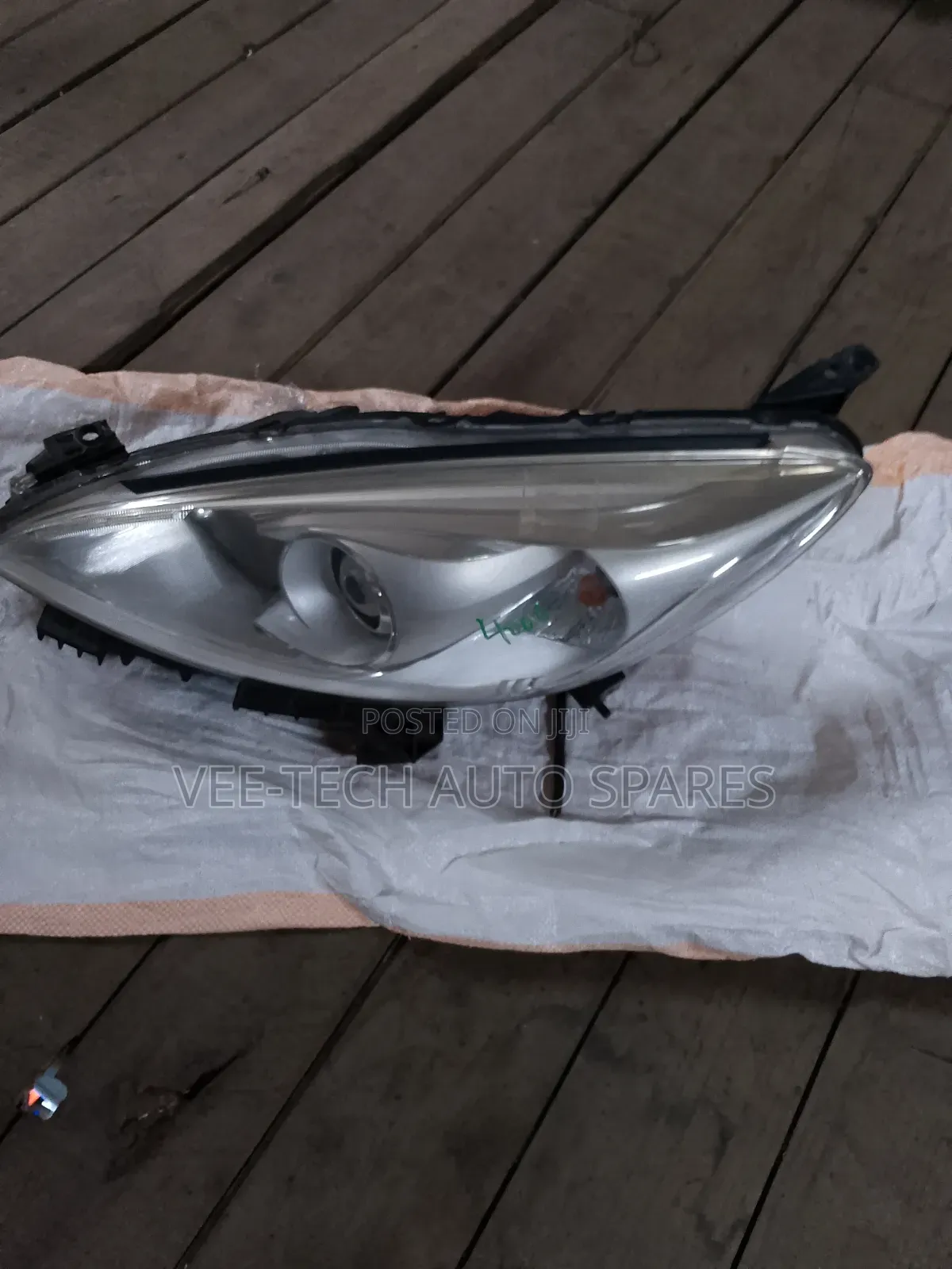 Mazda Primacy Headlight Xenon