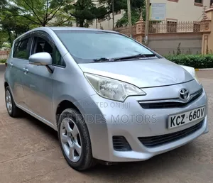 Toyota Ractis 2013 Silver