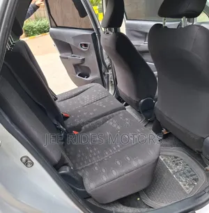 Toyota Ractis 2013 Silver