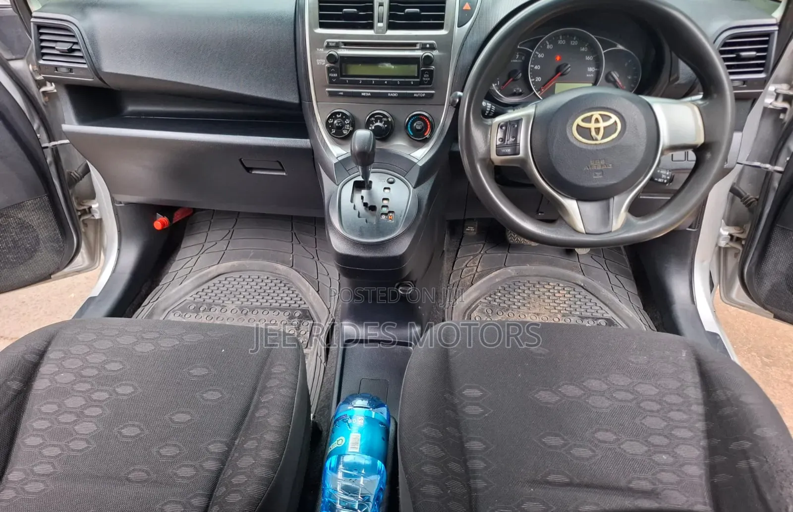 Toyota Ractis 2013 Silver