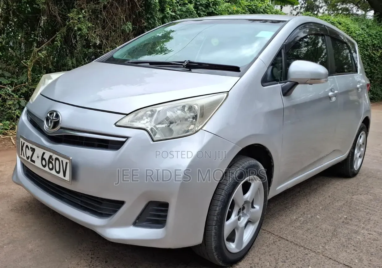 Toyota Ractis 2013 Silver