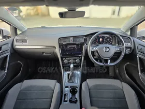 Volkswagen Golf 2019 Pearl