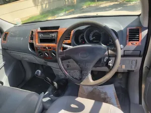 Toyota Hilux 2008 Silver