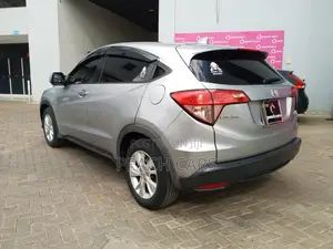 Honda Vezel 2017 Silver