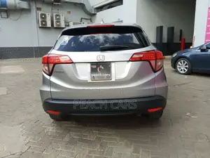 Honda Vezel 2017 Silver