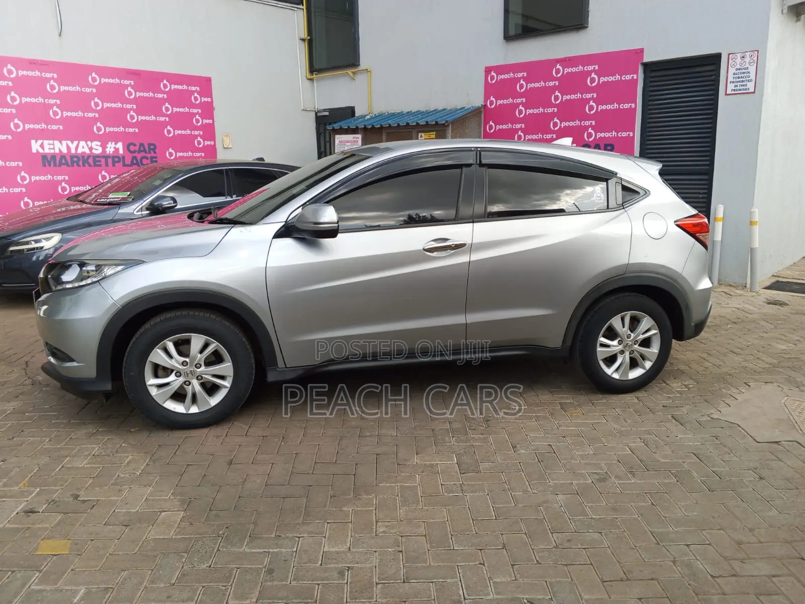 Honda Vezel 2017 Silver