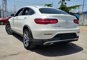 Mercedes-Benz GLC-Class 2021 Off white