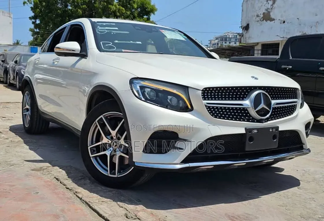 Mercedes-Benz GLC-Class 2021 Off white