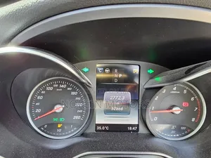 Mercedes-Benz GLC-Class 2021 Off white
