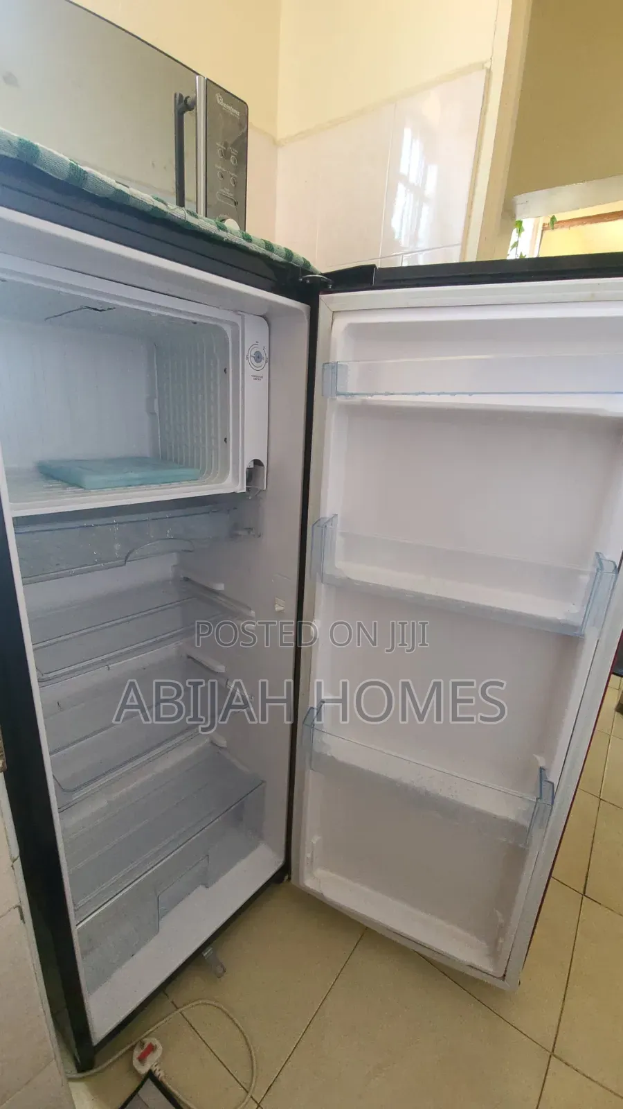 Bruhm Fridge