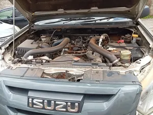 Isuzu D-MAX 2022 Gray