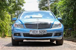 Mercedes-Benz C200 2013 Blue