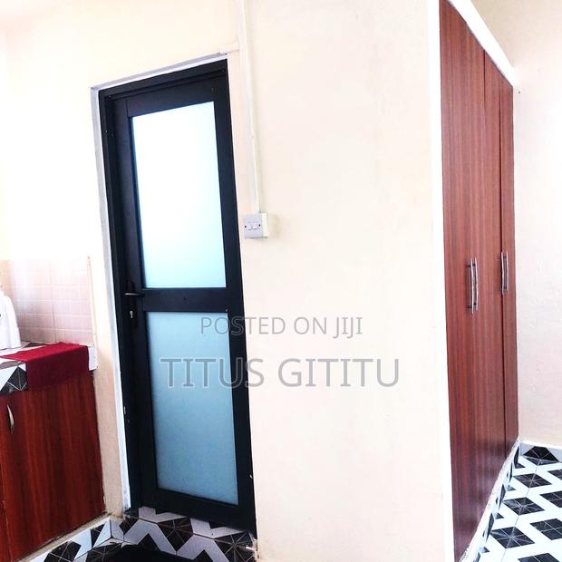 Spacious Studio Airbnb Mombasa Cbd, Ganjoni | Near SGR Sapphire - thumbnail 3