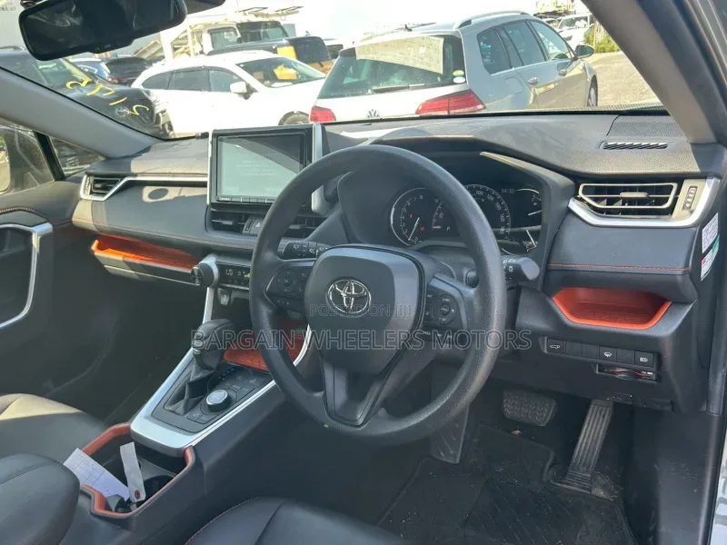 Toyota RAV4 2020 Green