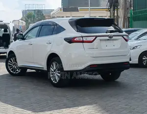 Toyota Harrier 2019