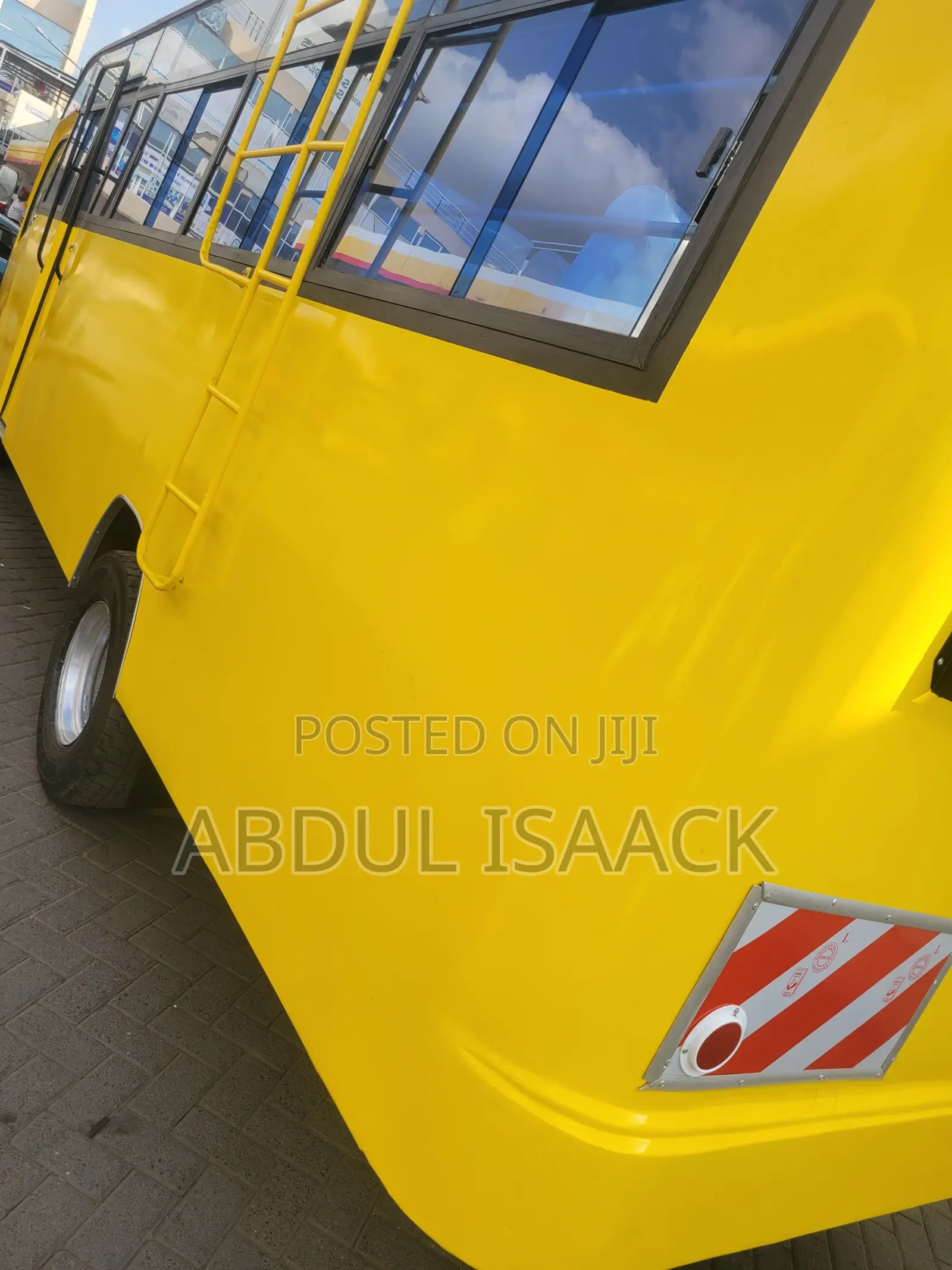 Isuzu NQR 2023 Yellow