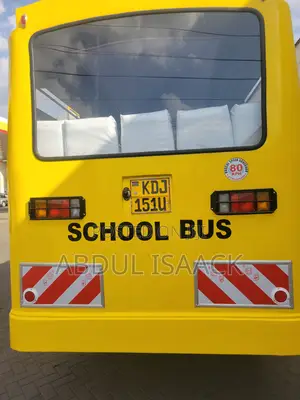 Isuzu NQR 2023 Yellow