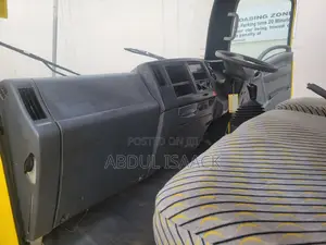 Isuzu NQR 2023 Yellow