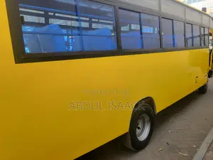 Isuzu NQR 2023 Yellow
