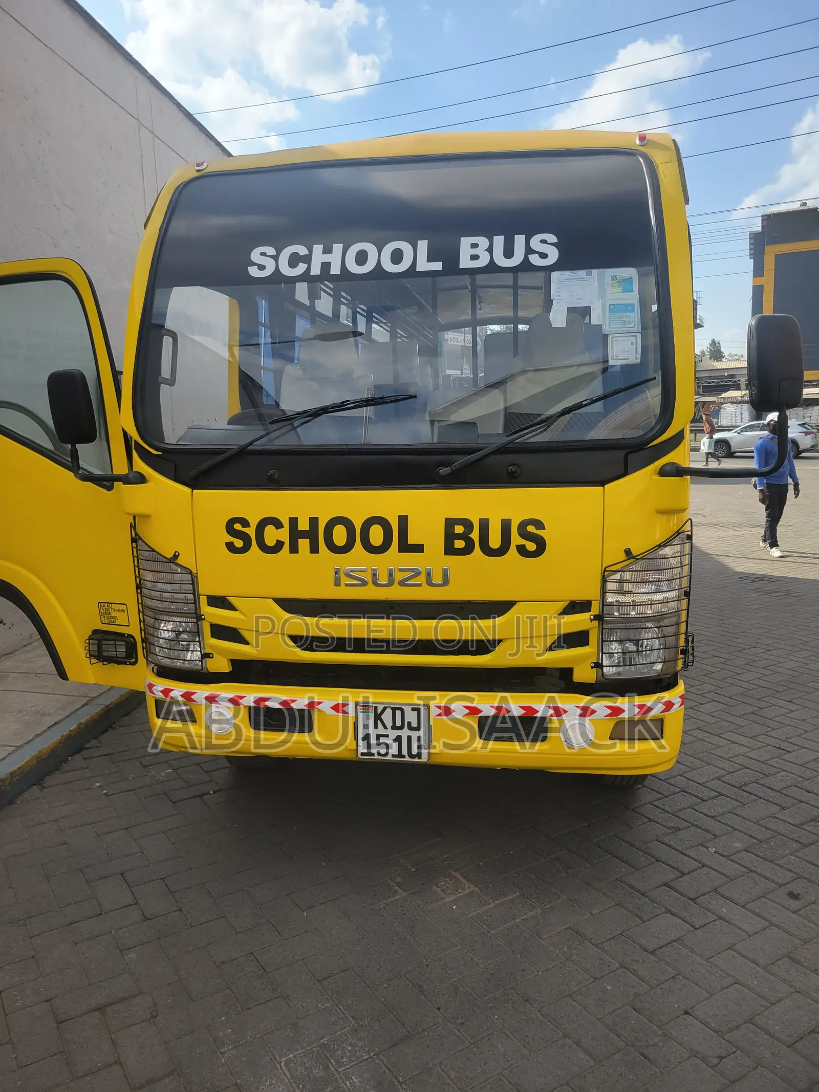 Isuzu NQR 2023 Yellow