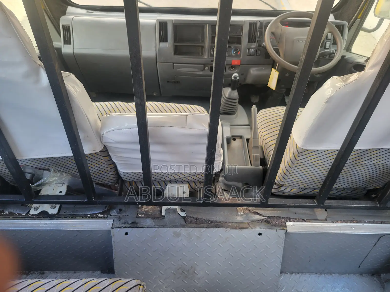 Isuzu NQR 2023 Yellow