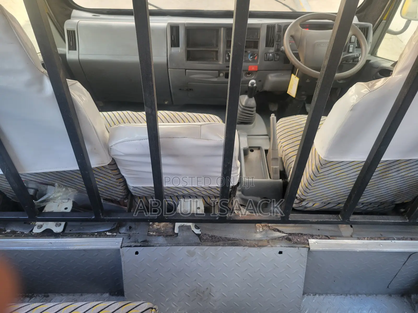 Isuzu NQR 2023 Yellow